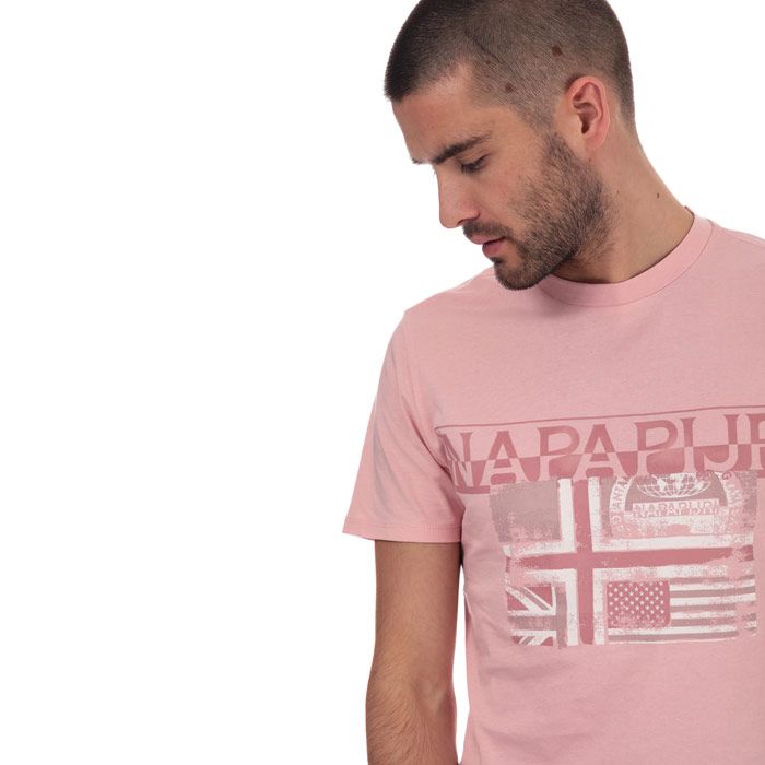 Mens Napapijri Sawy T-Shirt in Pink.<BR><BR>- Ribbed crew neck.<BR>- Short sleeve.<BR>- Garment dyed.<BR>- Printed graphic to chest.<BR>- Iconic flag to front.<BR>- Tab to seam.<BR>- Shoulder to hem 27in approximately.<BR>- 100% Cotton. Machine Washable.<BR>- Ref: NOCIDED<BR><BR>Measurements are intended for guidance only