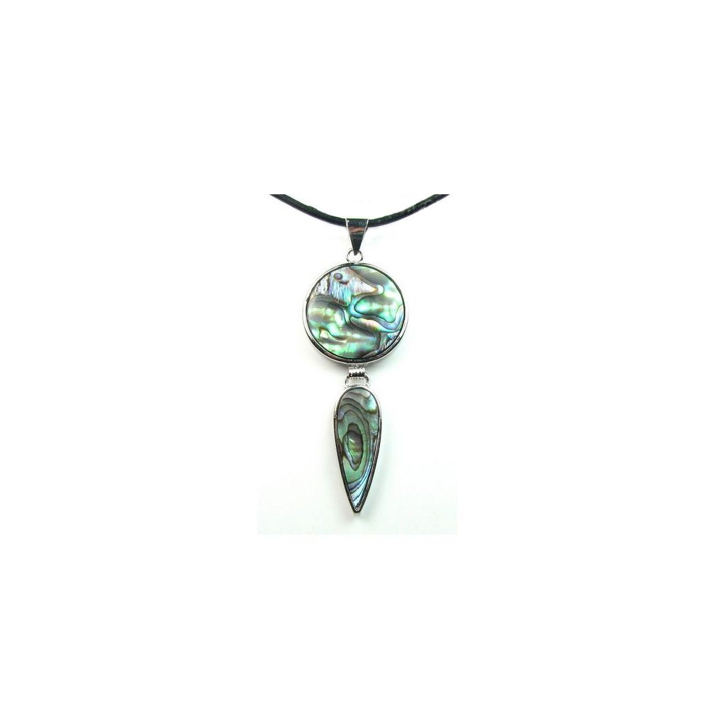 Abalone Geometric Pendant The pendant consists of a shell-shaped Abalone Circle natural color mounted on a copper support. The dimensions are 7.7 x 2.7 cm. Without chain. Features of the pendant: Material: Abalone Mounture: copper