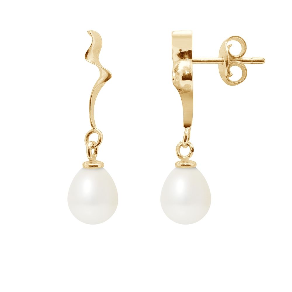 White Freshwater Pearls Dangling Earrings and yellow gold 375/1000 Made in France Beautiful pair of white freshwater cultured pearls earrings of 7 mm. Mount Solid gold yellow 375/1000 - 9K Shape: Pear Diameter: 7 mm Chandelier: Excellent Quality: AA Yellow Gold 375/1000 Weight of gold: 1.10 gr Length: 2.5 cm Clasp: Strollers