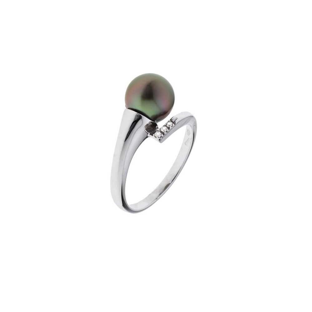 Black Tahitian Pearl, Diamonds Ring and White Gold 375/1000 Made in France A classic, this ring is made of genuine cultured pearl of Tahiti round and 8 mm. The ring is set with diamonds. Shape of the pearl: round Pearl size: 8 mm Material: White gold 375/1000 Weight of gold: 2.20 gr Diamond weight: 0.02 cts