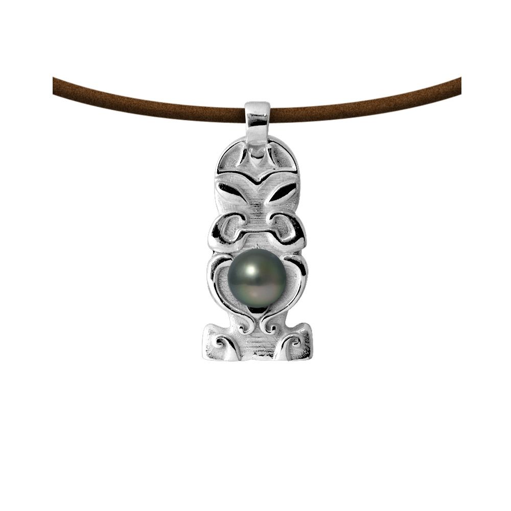Tahitian Pearl Totem Tribal Leather Man Necklace and 925 Sterling Silver Made in France This beautiful leather neckalce is made of genuine Tahitian pearl round of 8 mm. The setting is in silver 925/1000 end for a perfect finish and extreme shine. Leather Necklace Length : 50 cm (adjustable on demand) Shape of pearl: Round Size of the pearl: 8 mm Silver 925/1000 Weight: 4.50 gr Pendant size : 3.20 x 1.5 cm