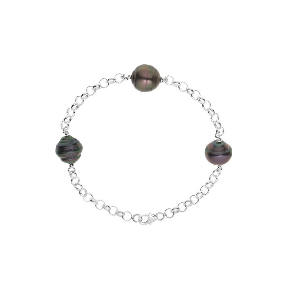 Bracelet 3 Rimmed Tahitian Pearls of 9mm and Silver 925/1000 Made in France This beautiful bracelet is made of 3 genuine Tahitian pearls with 9 mm rimmed. The frame is made of fine silver 925/1000 for a perfect finish and extreme shine. Pearl shape: rimmed (with streaks on the surface) Pearl size: 9 mm Silver frame 925/1000 Weight: 2.80 gr Length: 18 cm Clasp type: Lobster claw Note: This jewel is part of our exceptional range and its time of manufacture by our craftsmen Jewelers may be a little longer than expected: + 24-48h.