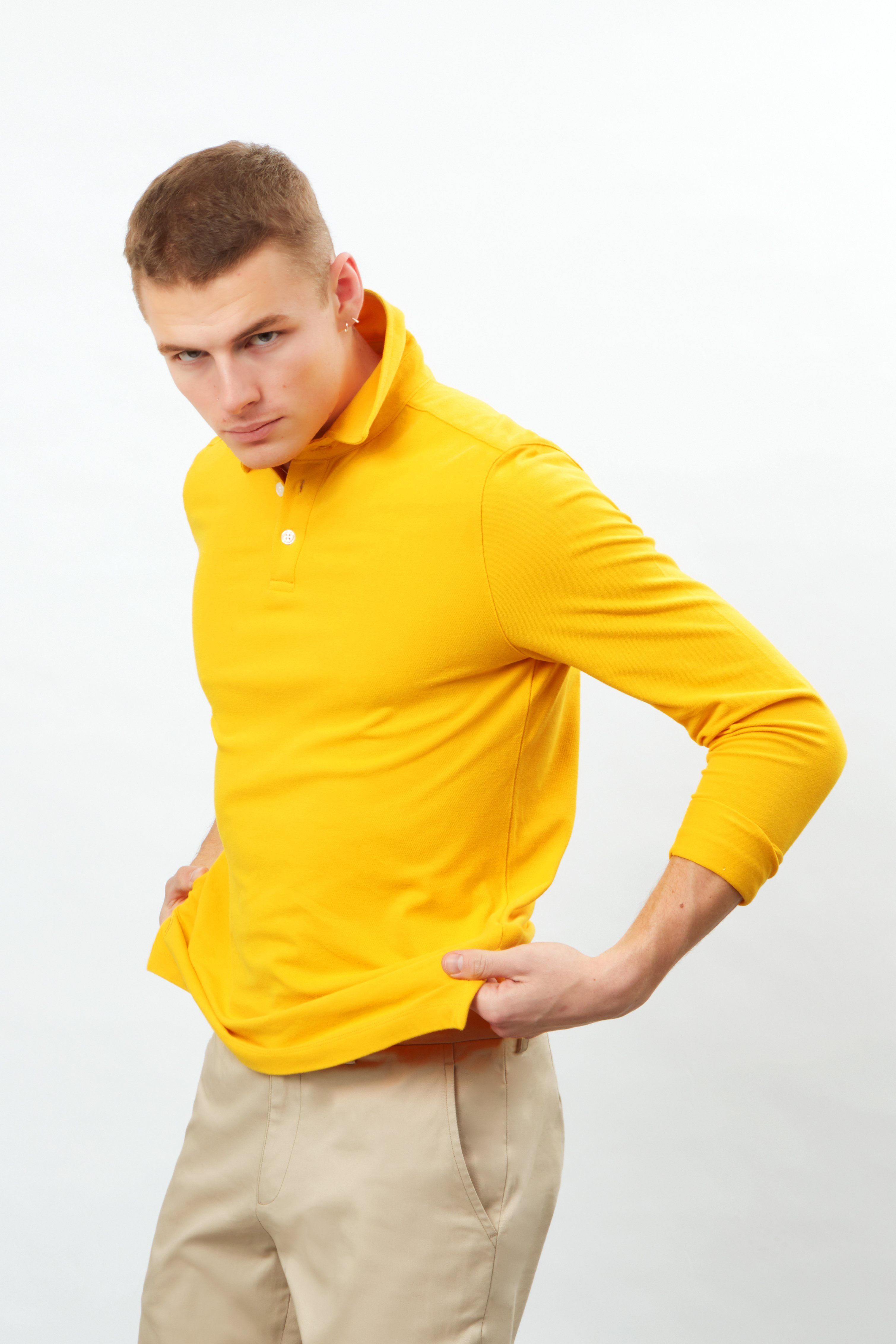 Long Sleeve 3 Button Pique Polo
RJL0004
Long sleeve polo shirt in Bodyfit cotton and Spandex pique. 
KEY: Stretch, Packable, Utility, Easy. 
DETAIL: Three buttons, yolk, side vents, locker loop. 
FABRICATION: 95% cotton 5% Spandex Bodyfit. 
 