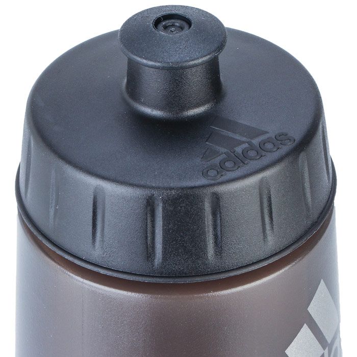 adidas Performance Bottle  Black.  <BR><BR>- Volume; 750ml. <BR>- BPA-free squeeze water bottle.<BR>- TPU mouth piece.<BR>- Wide opening and screw cap.<BR>- Dishwasher safe.<BR>- 100% polyethylene injection molded.<BR>- Ref: S96920