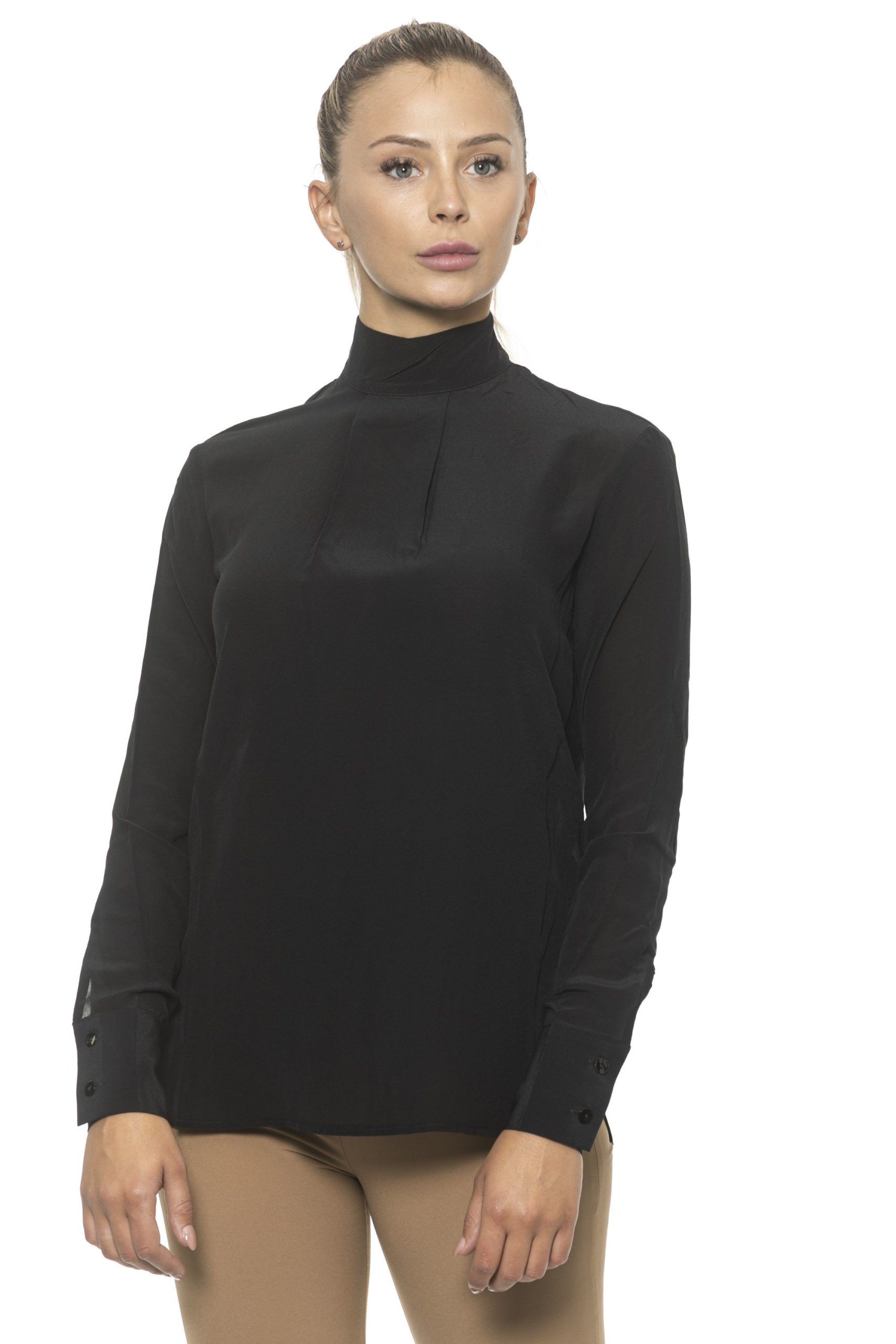 <p>Woman’s Sweater. Turtleneck. Closure With Button. Shirt Cuff.</p>