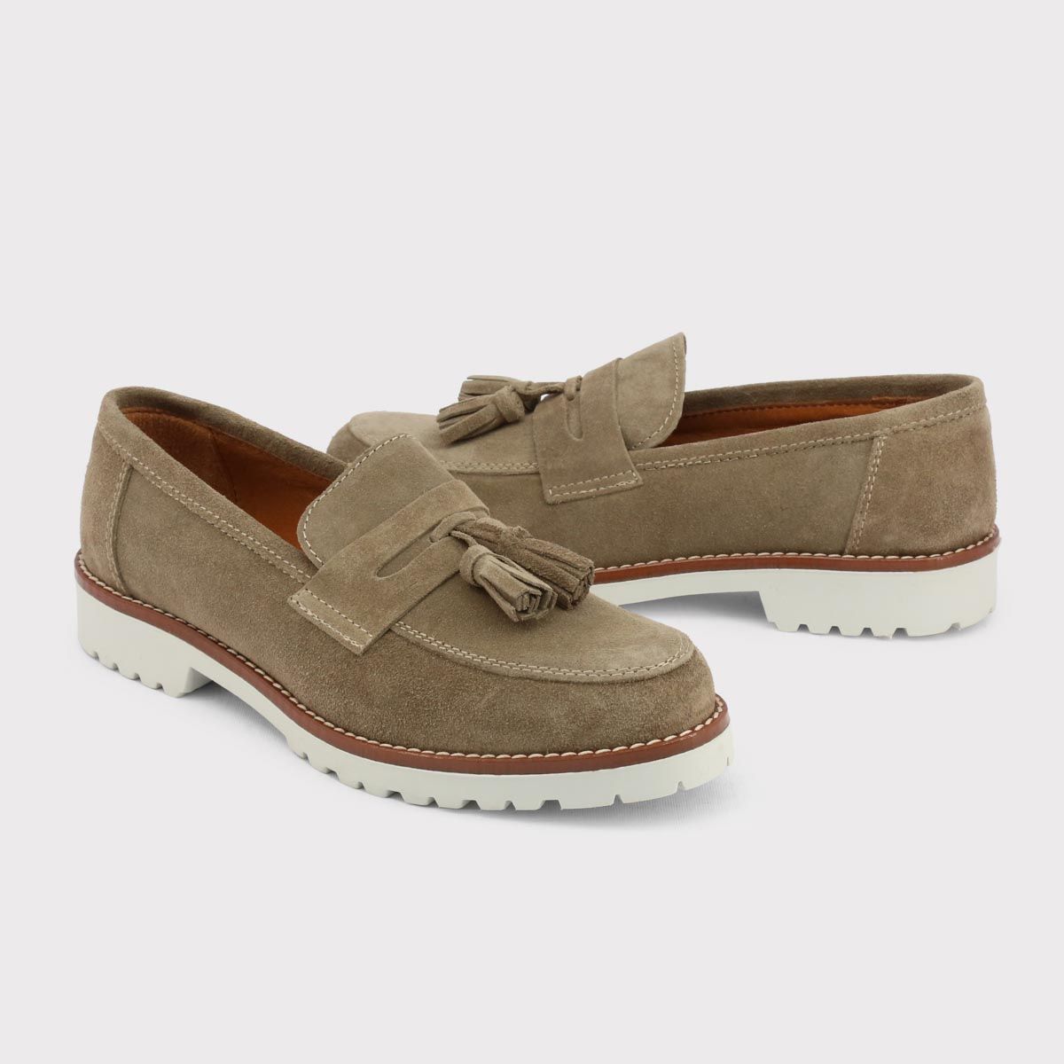 Made in: Italy <br> Collection: Spring/Summer <br> Gender: Woman <br> Type: Loafers <br> Upper: suede <br> Insole: leather <br> Internal lining: leather <br> Sole: rubber <br> Heel height cm: 3 <br> Details: tassels, round toe