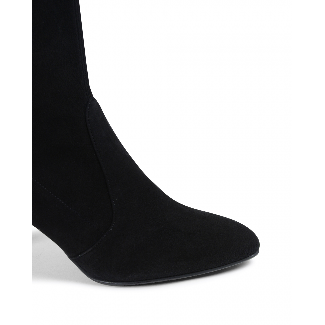 tiemodel stuart weitzman