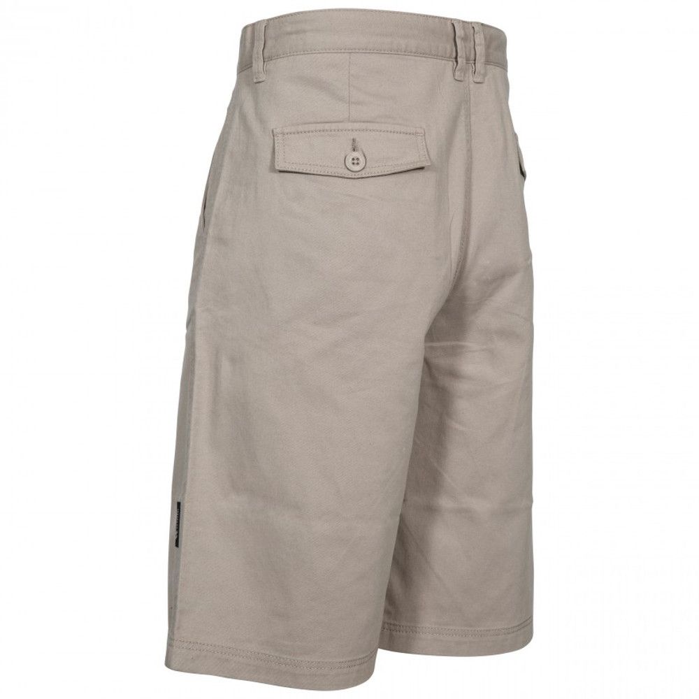 Calling them travel shorts makes sense. The Leominster shorts are comfortable, durable, lightweight and breathable – a refreshing choice for any long journey. But they’re more than a travel companion – they’re a stylish choice for the great outdoors too. Smart.