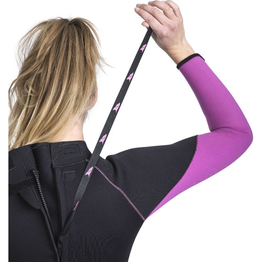 Whether surfing, diving, water-skiing or distance swimming is your thing, the Aquaria women's black full wetsuit is a comfortable and smart choice for watersports. This neoprene, 5mm wetsuit is designed for full body coverage, which is essential for keeping warm in icy waters. With a comfortable ergonomic fit, internal key stash and a rear zip closure with handy tab, this ladies' suit is practical and perfect for serious water activities. Featuring contrast pink panels and Trespass logo to complete the look, as well as knee grips for a good hold when surfing, this wetsuit is perfect for people who like to get out to the seaside on weekends.