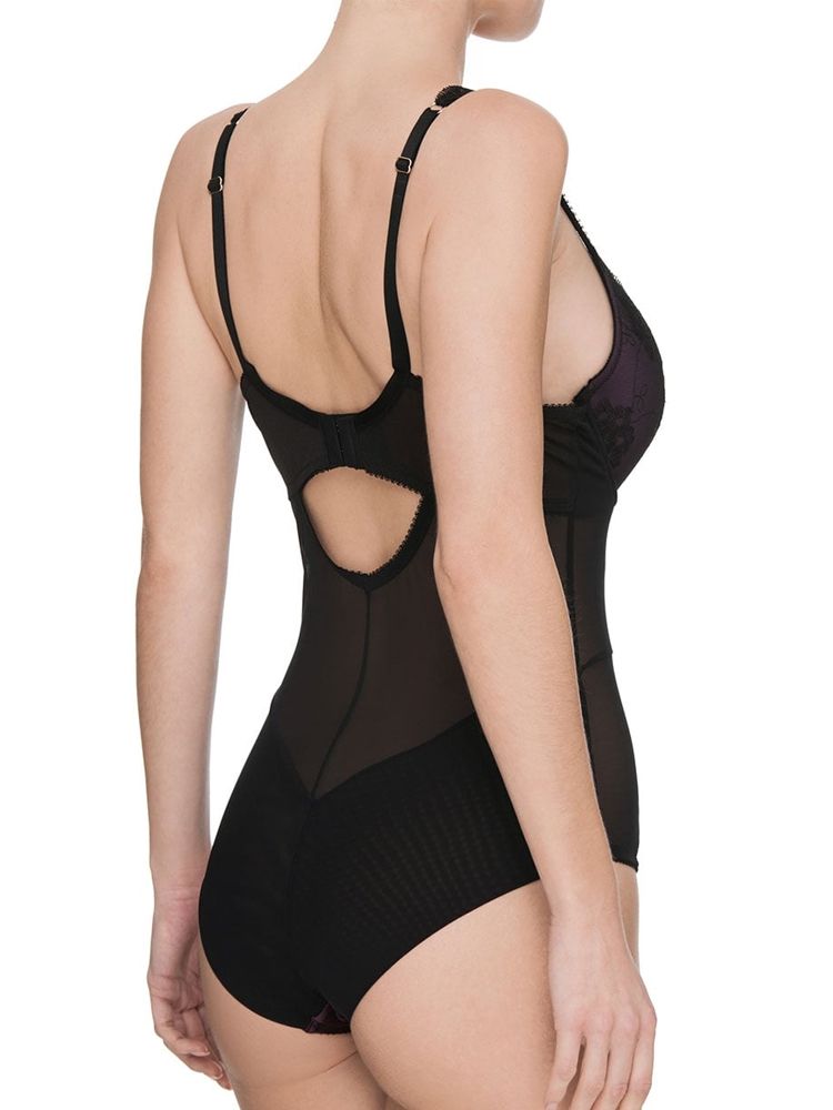 Ultimo Cassiopeia, this beautiful bodysuit enhances your silhouette creating shape giving you confidence.  Underwired cups are lined with foam giving you a slight boost of the cleavage.  Finished with fully adjustable straps, light delicate lace overlays, the back fastens with a two hook and eye.  A must have in your favourite lingerie collections.