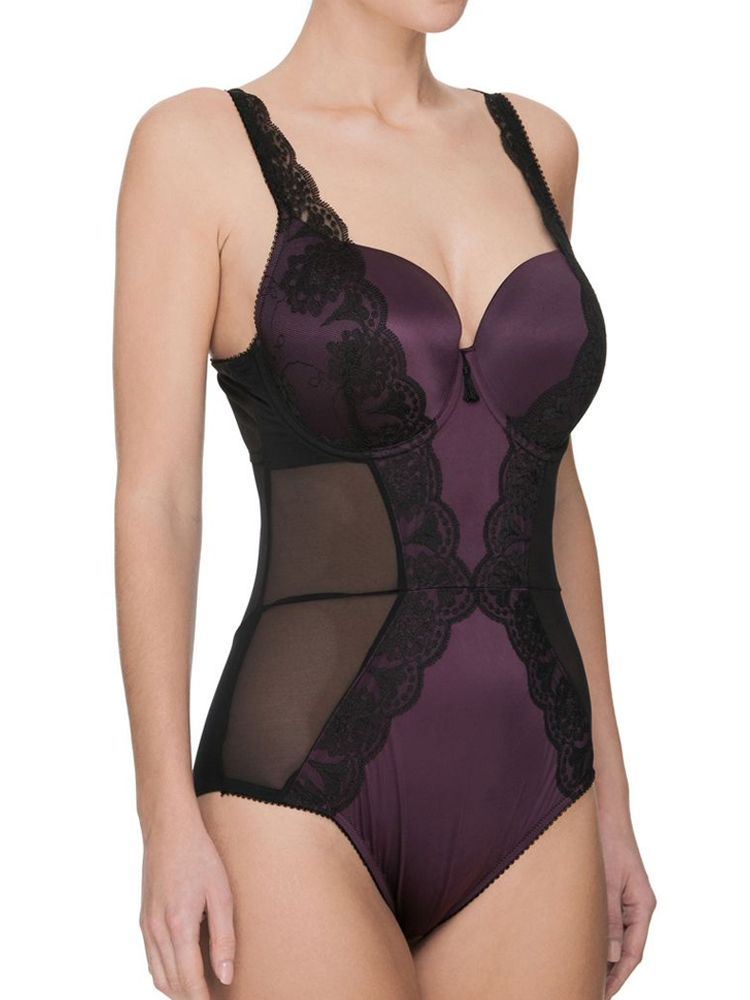 Ultimo Cassiopeia, this beautiful bodysuit enhances your silhouette creating shape giving you confidence.  Underwired cups are lined with foam giving you a slight boost of the cleavage.  Finished with fully adjustable straps, light delicate lace overlays, the back fastens with a two hook and eye.  A must have in your favourite lingerie collections.