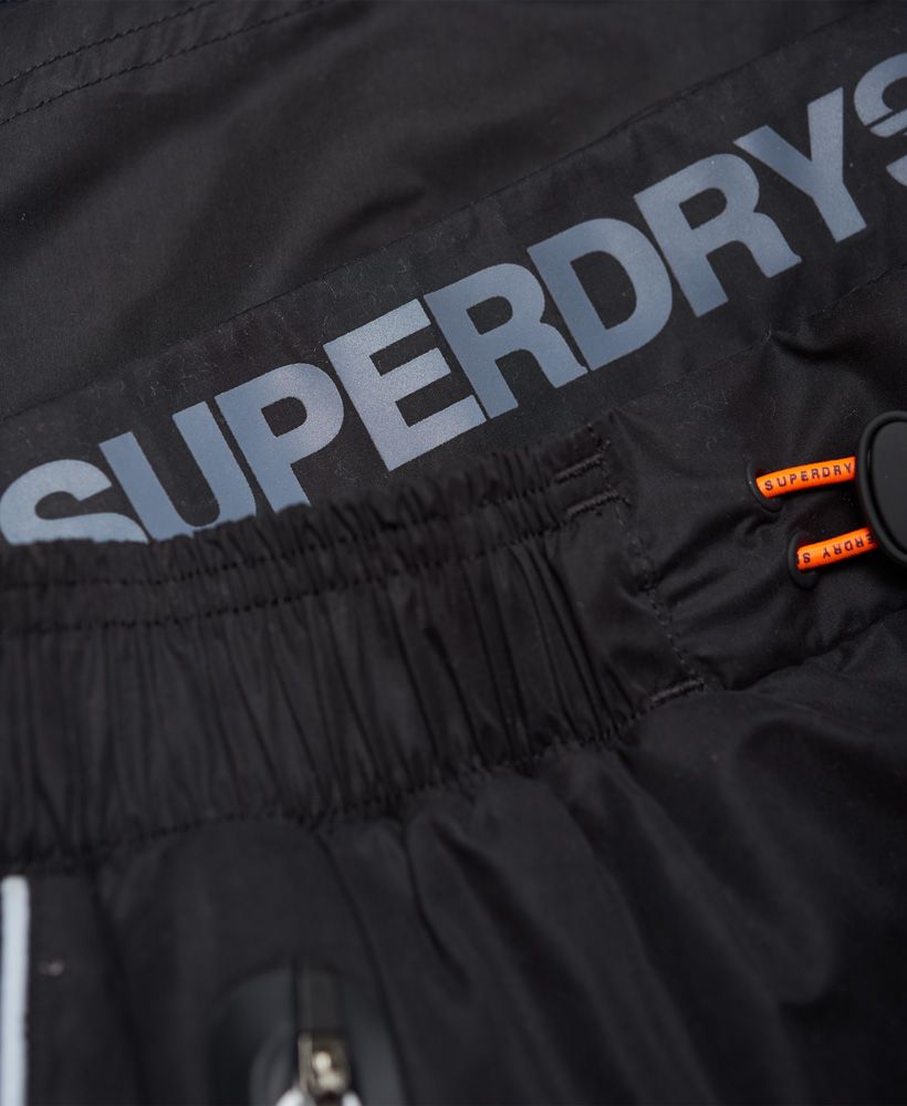 The Active range from the Superdry Sport collection features looser, light fabric designed to help you move.Cool, comfortable and on top of your game! Superdry’s brand new sport collection for men is designed for high performance.Superdry men’s Sport Tech Double Layer short. These sport shorts feature a double layer design with breathable material for extra comfort while training or running. These shorts also feature an adjustable bungee cord and elasticated waist, two front pockets and a single back pocket all with zip fastenings. The sport athletic stretch double layer shorts are finished off with a reflective Superdry logo on the back of the waistband, reflective seams and a Superdry sport logo badge near the hem.Model wears: Medium Model height: 6’ 2” (188cm)