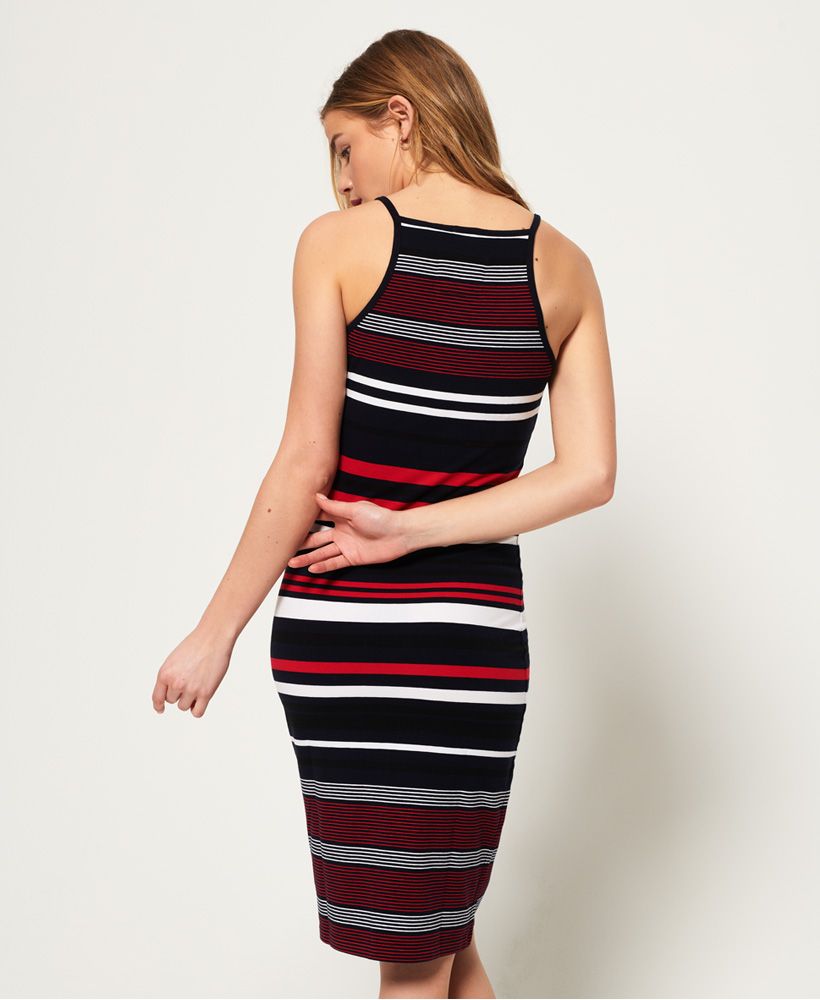 Superdry women’s strappy stripe midi dress. A wardrobe essential, this dress is easy to dress up with heeled boots or down with trainers. Featuring a racer style back and finished with a Superdry logo tab on the hem.
