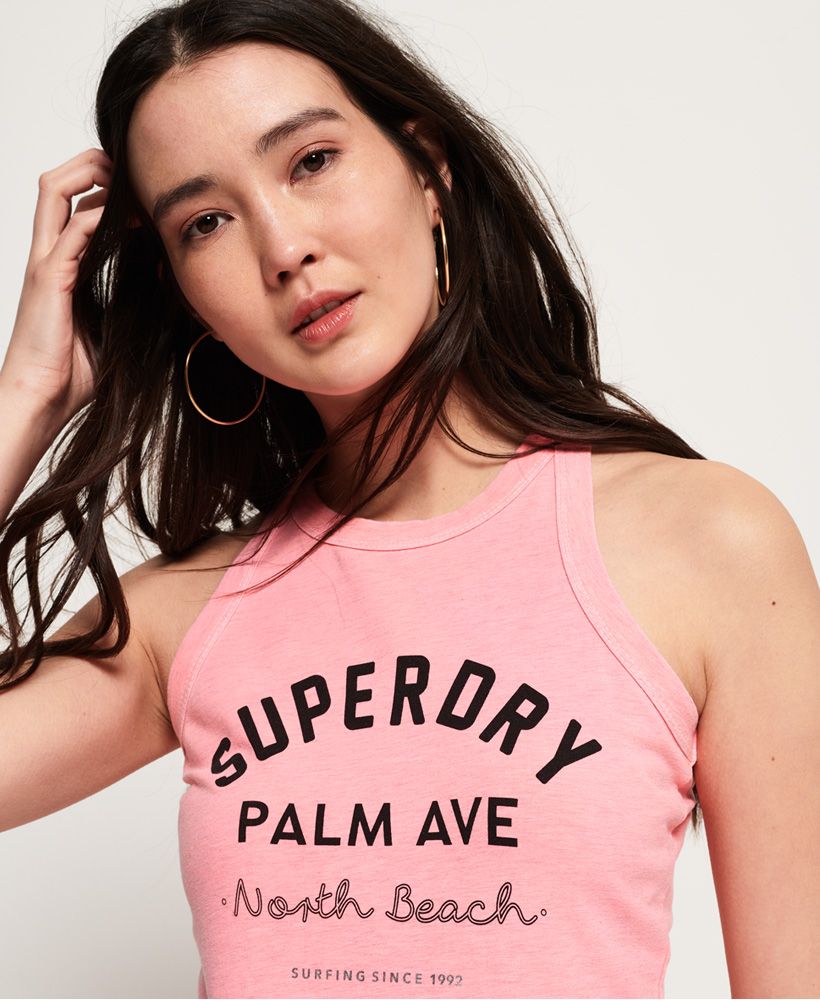 Superdry women’s Miami mini bodycon dress. This bodycon address features a racer-style back, a cracked effect Superdry logo on the chest and is finished with a Superdry logo tab on the hem.