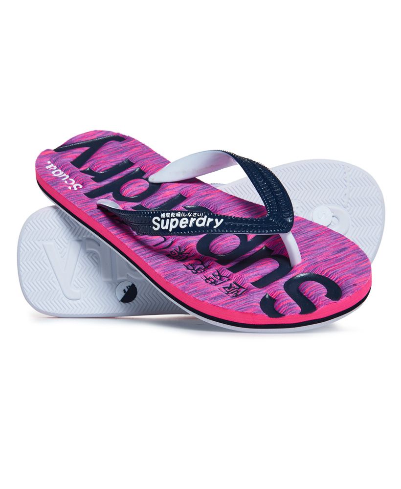 Superdry women's Scuba flip flops. A classic thong style flip flop with an imprinted contrast colour Superdry logo on the wetsuit material style sole. The upper straps are textured and feature Superdry printed logos.S - UK 3-4, EU 36-37, US 5-6M - UK 5-6, EU 38-39, US 7-8L - UK 7-8, EU 40-41, US 9-10