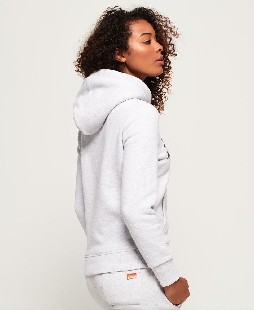 Superdry women’s Vintage Logo puff embroidery hoodie. This overhead hoodie is perfect for the everyday and features a drawstring hood, a front pouch pocket, a ribbed hem and ribbed cuffs. The Vintage Logo puff embroidery hoodie also features the iconic Superdry logo across the chest with embroidery inspired flower detailing. Complete the look with a pair of skinny jeans.