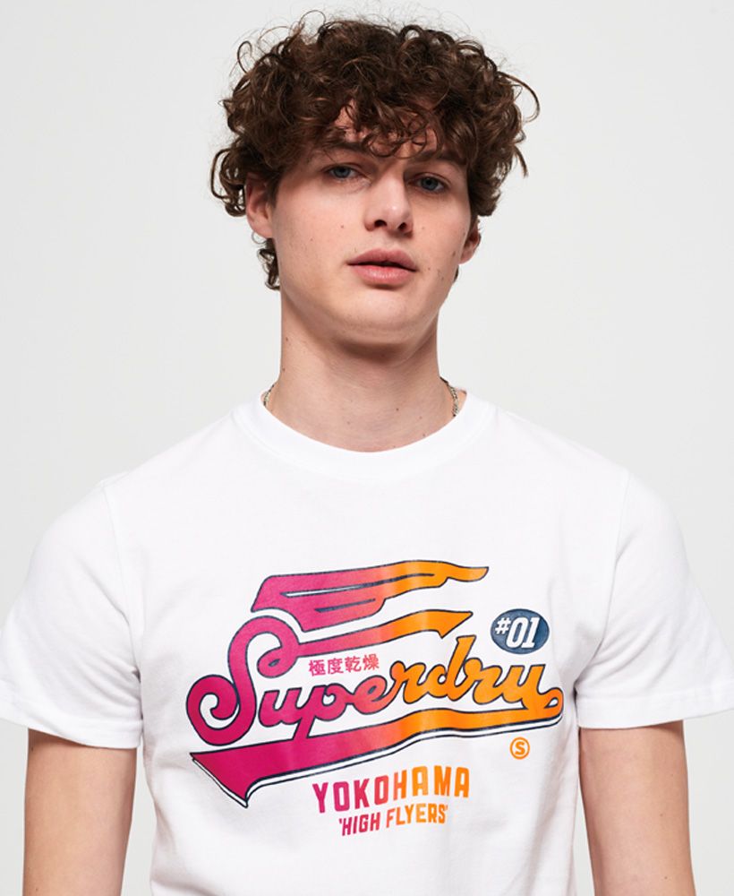 Superdry men's High Flyers hyper classics t-shirt. This classic styled t-shirt features short sleeves, a crew neckline and a cracked print logo across the chest. Finished with a Superdry logo tab on one sleeve.