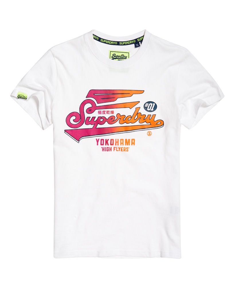Superdry men's High Flyers hyper classics t-shirt. This classic styled t-shirt features short sleeves, a crew neckline and a cracked print logo across the chest. Finished with a Superdry logo tab on one sleeve.