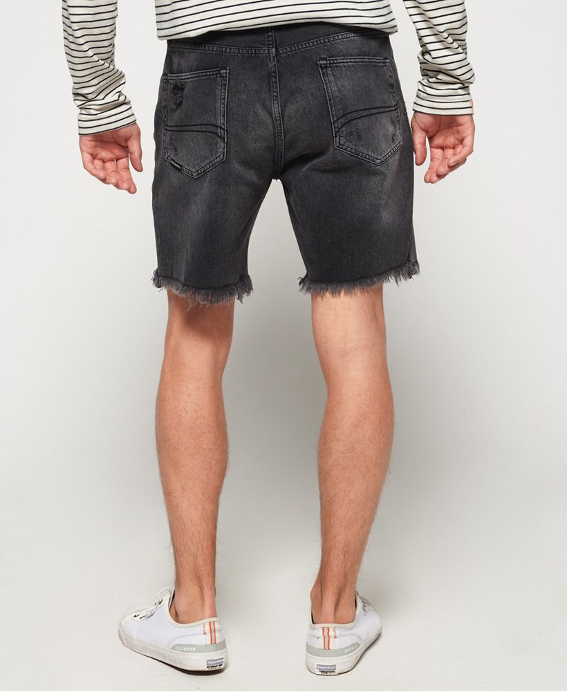 Superdry men's Conor taper shorts. Denim shorts are a classic, and the Conor taper shorts are just the wardrobe refresh you need. With a zip fly, five pocket design and belt loops, the shorts are completed with a logo design on the coin pocket and logo patch on the rear of the waistband. Pair with a button down shirt for a look that works anywhere.