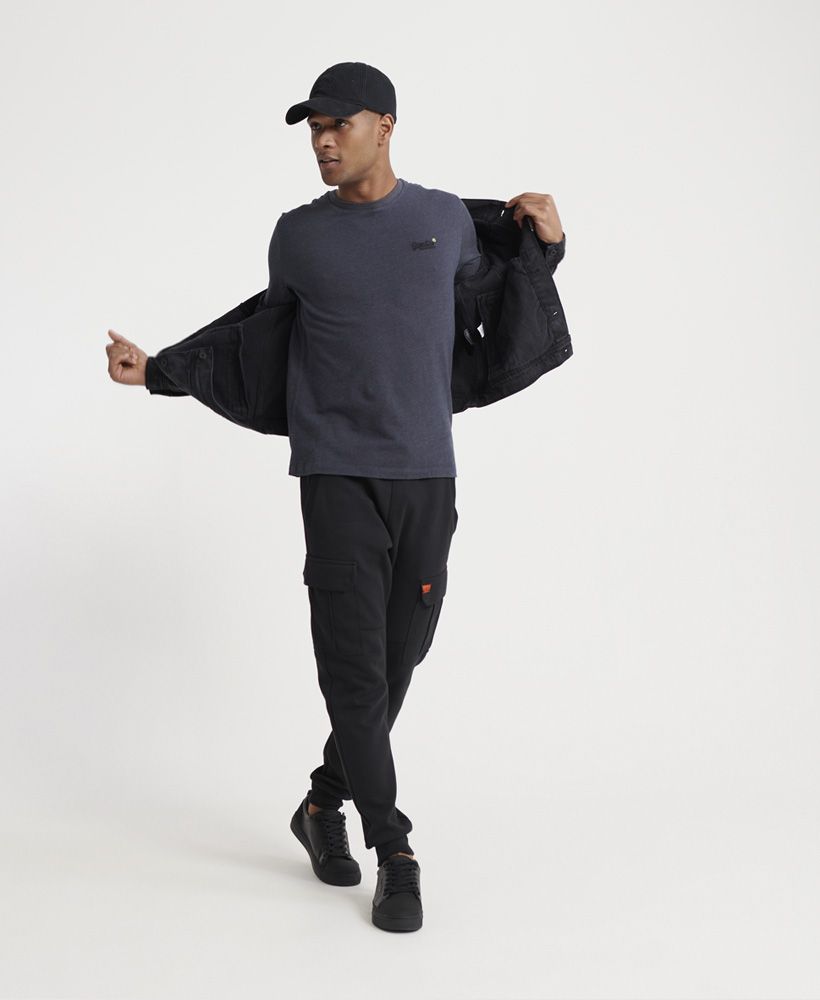 Superdry men's Twill Texture long sleeve top from the Orange Label range. Update your basics with this long sleeved top featuring an embroidered Superdry logo on the chest. Finished with a Superdry logo tab on the cuff.