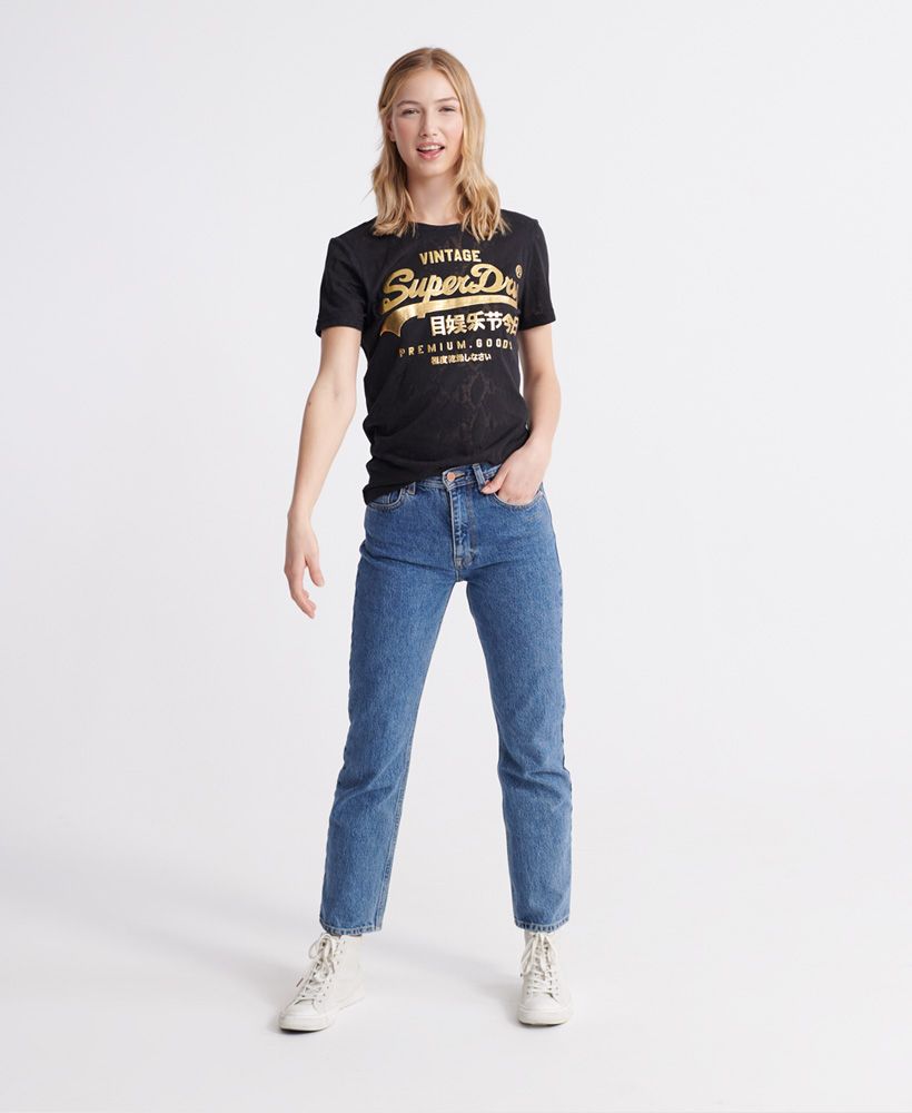 Superdry women's Premium Goods snake burnout t-shirt. Update your tee collection this season with this tee featuring a crew neck, short sleeves and an all over snake burnout design. Finished with a textured Superdry logo across the chest. Pair with jeans to complete the look.