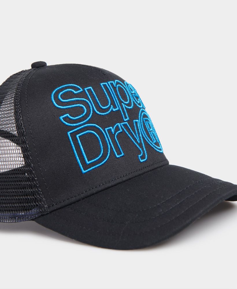 Superdry men's Lineman trucker cap. This trucker cap features a panelled design, an adjustable back and mesh detailling. Finished with an Embroidered Superdry logo on the front.