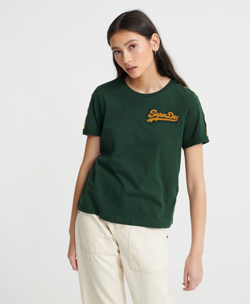 Superdry women's Vintage Logo chainstitch boxy t-shirt. This tee features a box fit design, crew neck and embroidered Superdry logo patch on the chest. Finished with roll up cuffs and stripes on both shoulders.