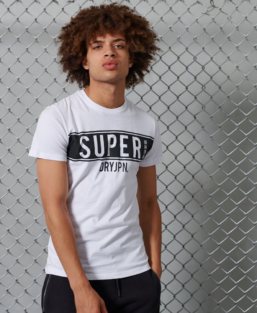Simple yet stylish the SDRY panel T-shirt is exactly what your wardrobe needs.Slim fit – designed to fit closer to the body for a more tailored lookClassic ribbed crew necklineShort sleevesPrinted graphic