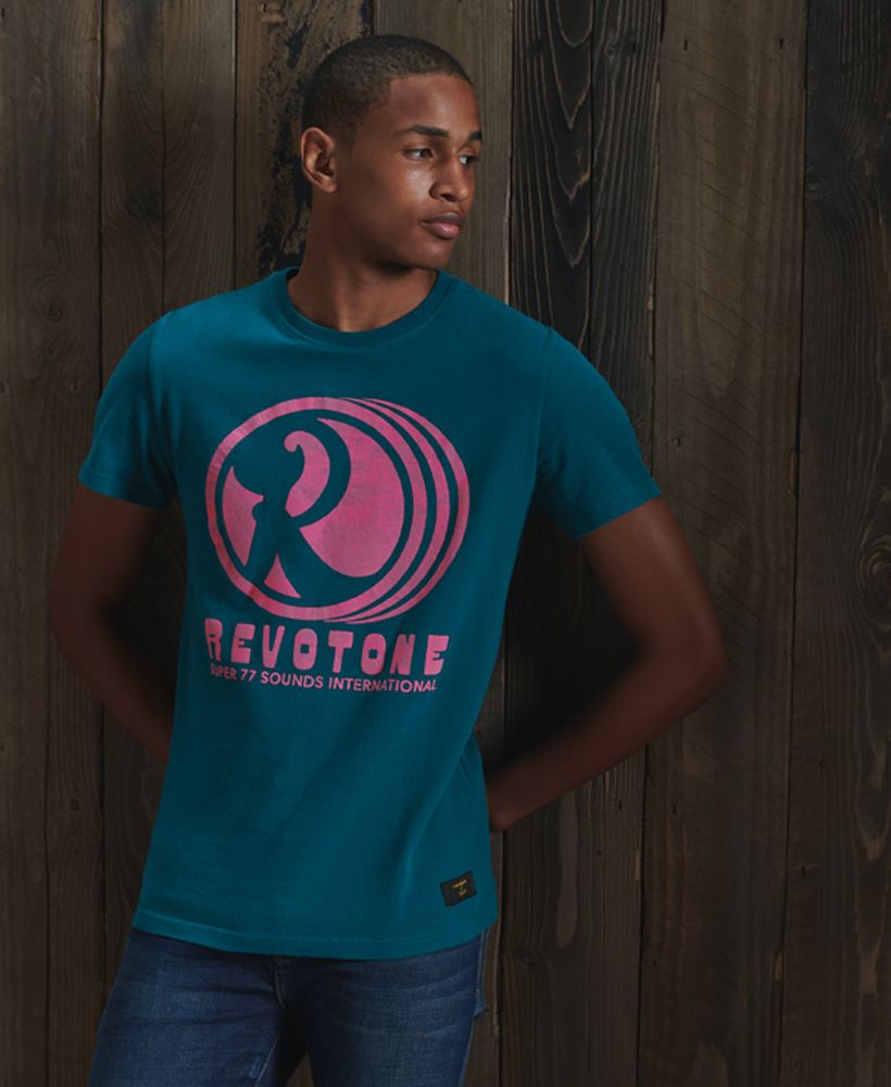 Get an authentic retro vibe with the Revotone tee, designed to give your wardrobe a vintage boost.Slim fit – designed to fit closer to the body for a more tailored lookCrew necklineShort sleevesSignature logo patchPrinted Graphic