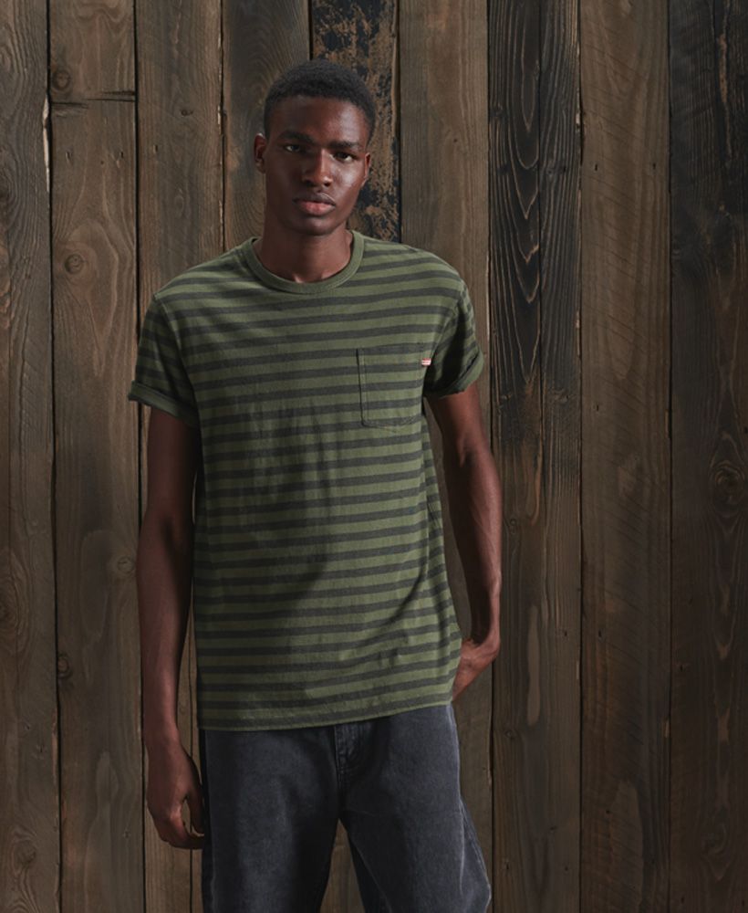 A classic box fit tee, the Off Piste Box Fit T-Shirt, featuring an all over stripe design. Perfect for layering up over a long sleeve top and pairing with jeans to complete the look this season.Boxy fit – looser and more flowing, for those times when you need room to moveMade from Organic CottonClassic crew necklineShort sleevesAll over stripe printBreast pocketSignature logo tabMade with Organic Cotton - Made using cotton grown using organic farming methods which minimise water usage and eliminate pesticides, maximising soil health and farmer livelihoods.
