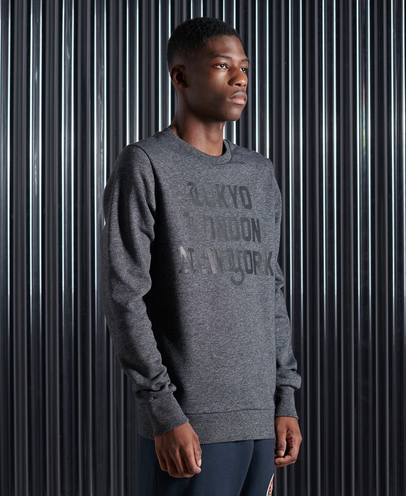 Add some texture to your sweatshirt collection this season with the Mono urban crew Sweatshirt.Slim fit – designed to fit closer to the body for a more tailored lookRibbed crew necklineSoft fleece liningRibbed hem and cuffsTextured Graphics