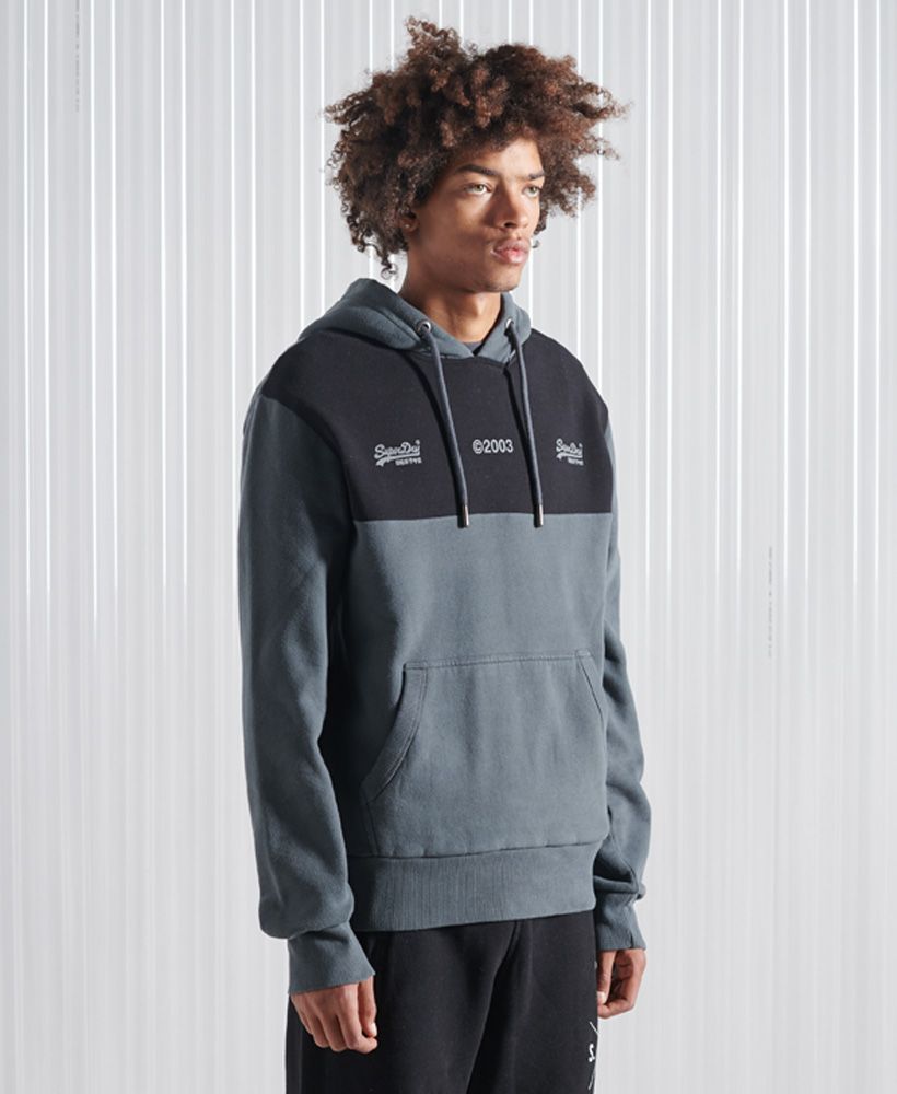 Add something different to your wardrobe this season with the Vintage Multi Hoodie featuring an overhead design, drawstring hood, printed graphics and front pouch pocket.Slim fit – designed to fit closer to the body for a more tailored lookOverhead designDrawstring hoodRibbed hem and cuffsPrinted graphicsFleece liningFront pouch pocket