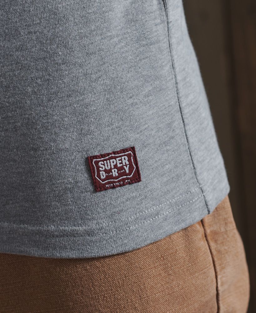 Sometimes simple is better. Get that subtle, yet stylish look with our Limited Edition One Colour tees.Slim fit – designed to fit closer to the body for a more tailored lookCrew necklineShort sleevesSignature logo patchRaised textured print