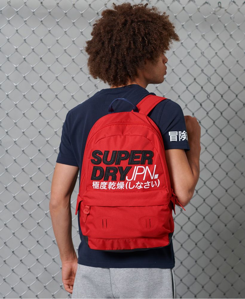 Get everything you need in a rucksack with the Montauk Montana rucksack, designed to be spacious and stylish.Large main compartmentFront compartmentSide pocketsAdjustable strapsGrab handleHigh build logoSignature logo patch21 litre approximate main compartment capacity.H 46cm x W 30.5cm x D 13.5cm