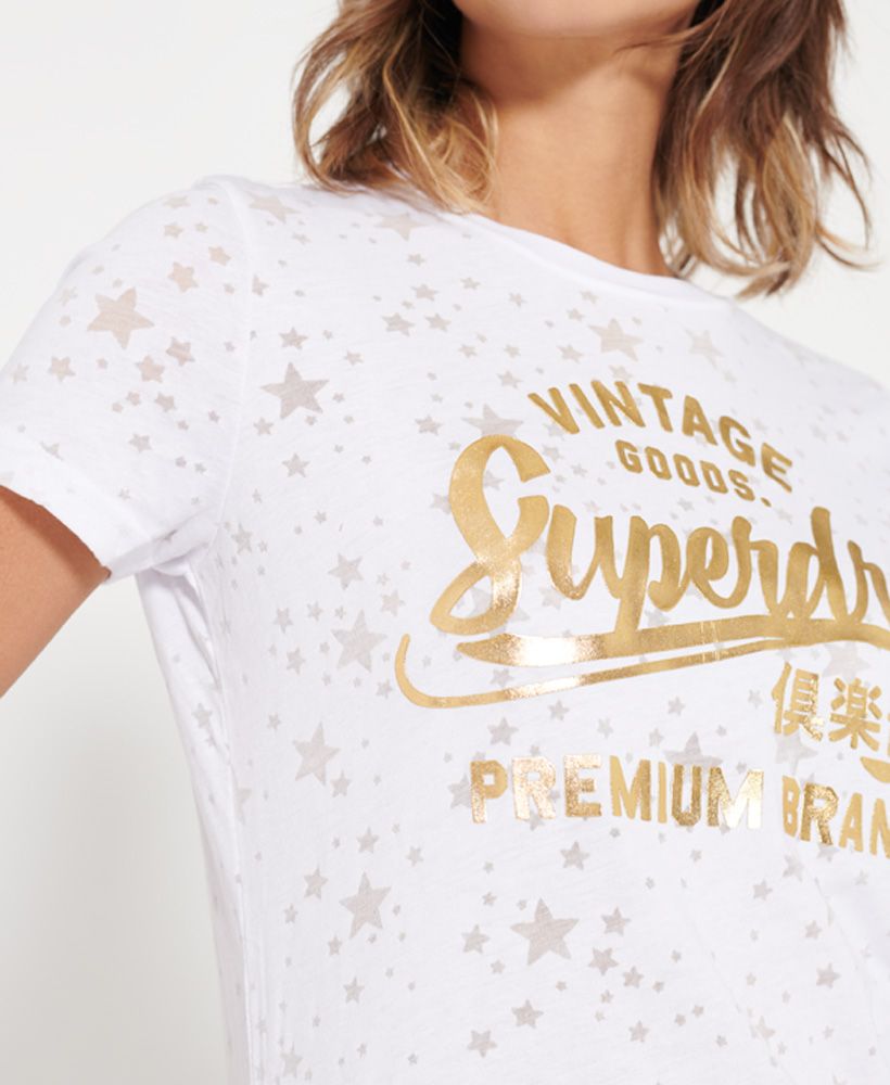 A classic tee with a twist; the Vintage Goods star T-shirt features short sleeves, a crew neck, an all over burnt out star print and a textured logo.Crew neckShort sleevesAll over burnt out star printTextured logo