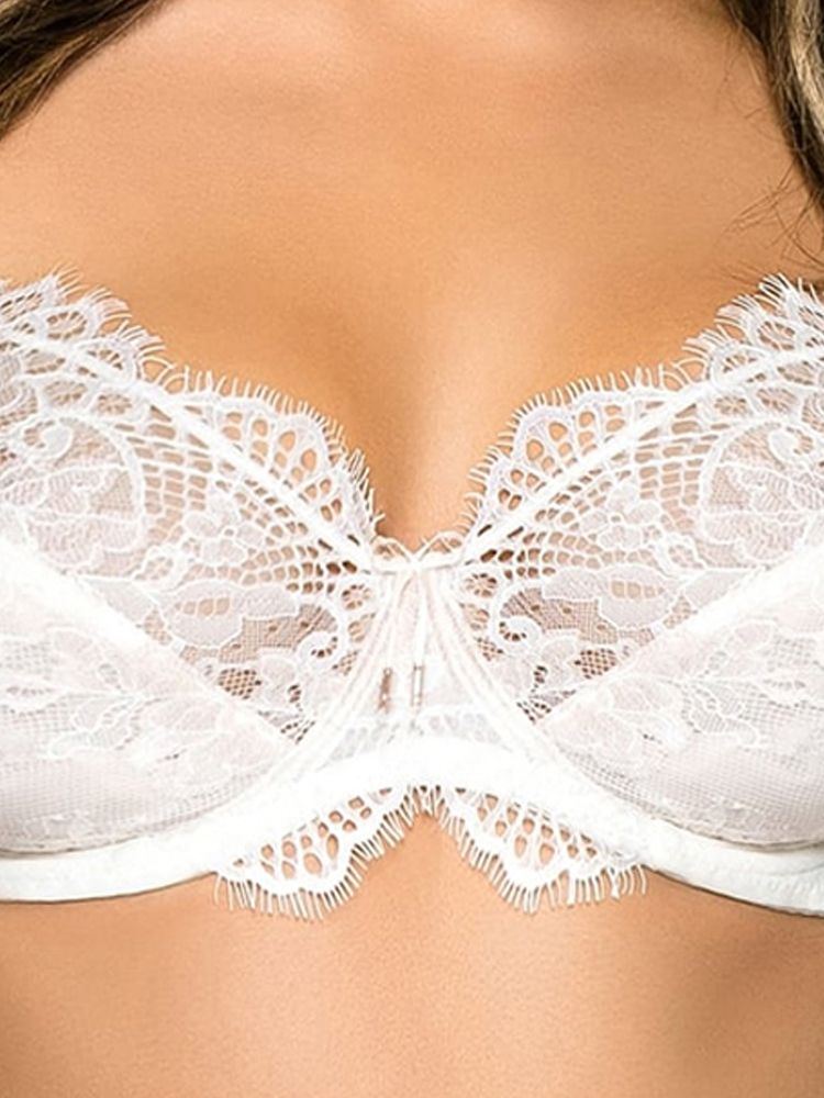 Ultimo Winter Bacony bra, this stunning bra boasts lace overlay cups with scalloped edge detail for a captivating look. The underwired multipart cups offer natural uplift and centering of the bust for a flattering fit. Complete with rose gold hardwear and a cute satin bow with bead detail in the centre.