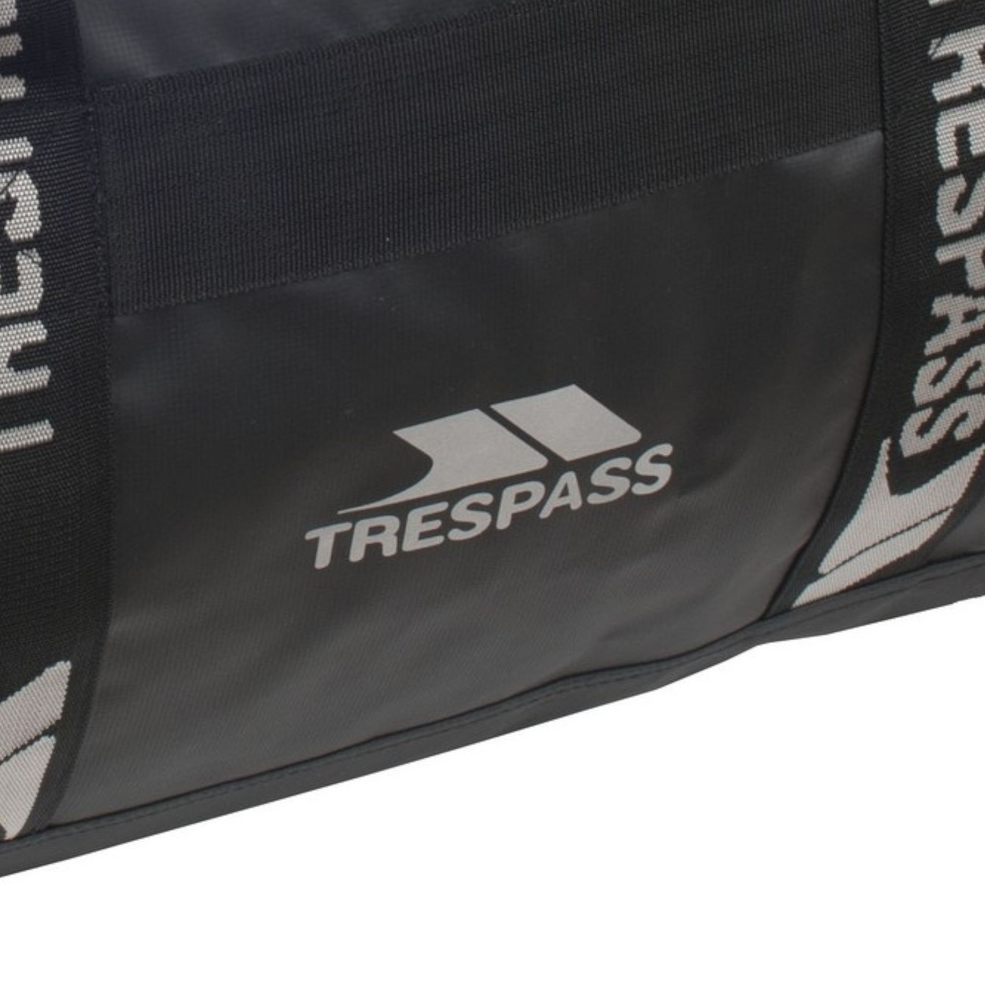 trespass holdall