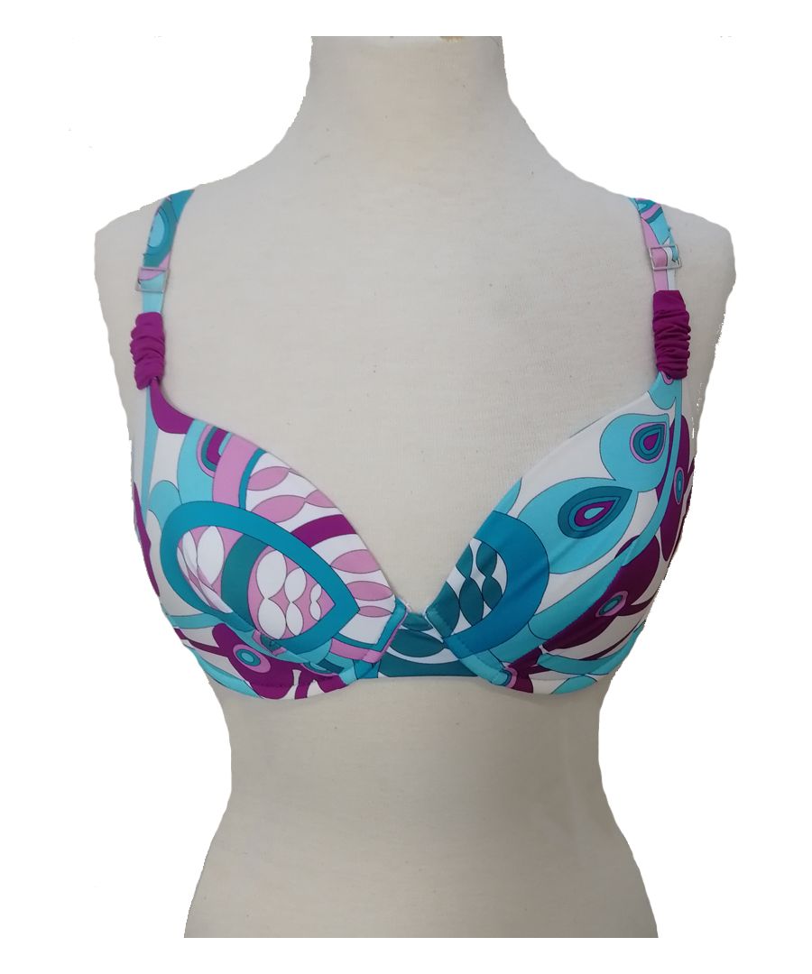 Chantelle Capri range, this plunge moulded bikini top provides you with excellent support and comfort. Finished in a beautiful summer floral design, the Capri range is the must have for your swimwear collection. Available in colours, Bleu Atlantic (Multicolored) and Aquatic Fushia.