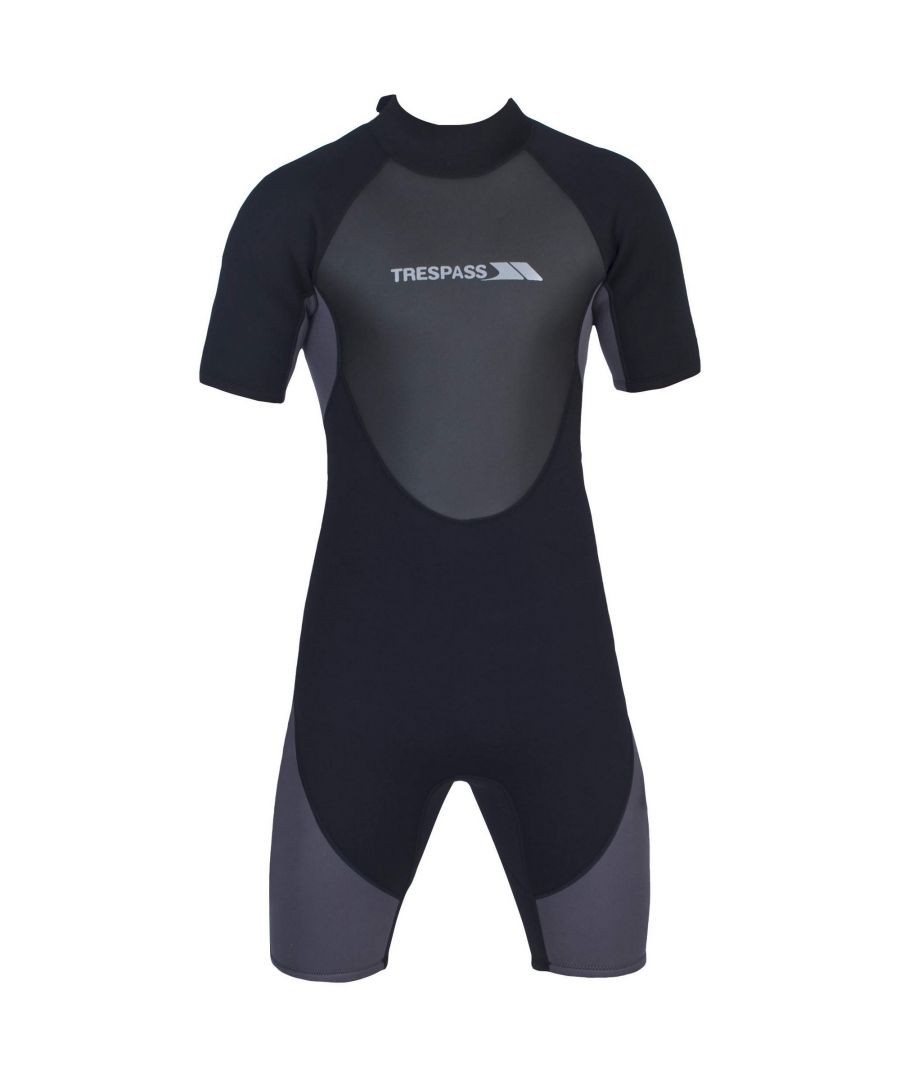 Heren 3mm kort wetsuit. Gaasborstpanelen voor warmtebehoud en -warmte. Platte vergrendelingsnaden. Afdrukken op borst en mouw. 7mm rits. 100% Neopreen, gelamineerd met dubbel nylon.