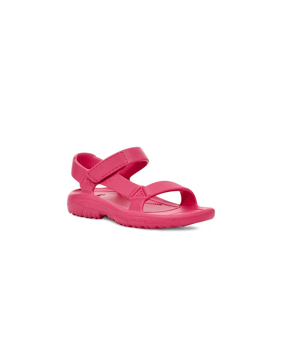 Loved by little ones for its weightless feel, the Hurricane Drift gets a lighter footprint this season, thanks to its recycled EVA construction. Buoyant and boldly hued, this kids’ water sandal offers an unsinkable silhouette equipped to outlast summer fun.