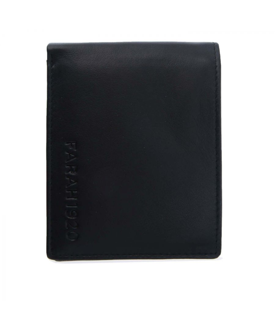 Mens Farah Almeria Leather Bi Fold Wallet in black.- Billfold design.- Multiple card and cash compartments.- Coin pocket.- Debossed logo.- Presented in a branded gift box.- Main material: 100% Leather.- Ref: AW21FAROP018