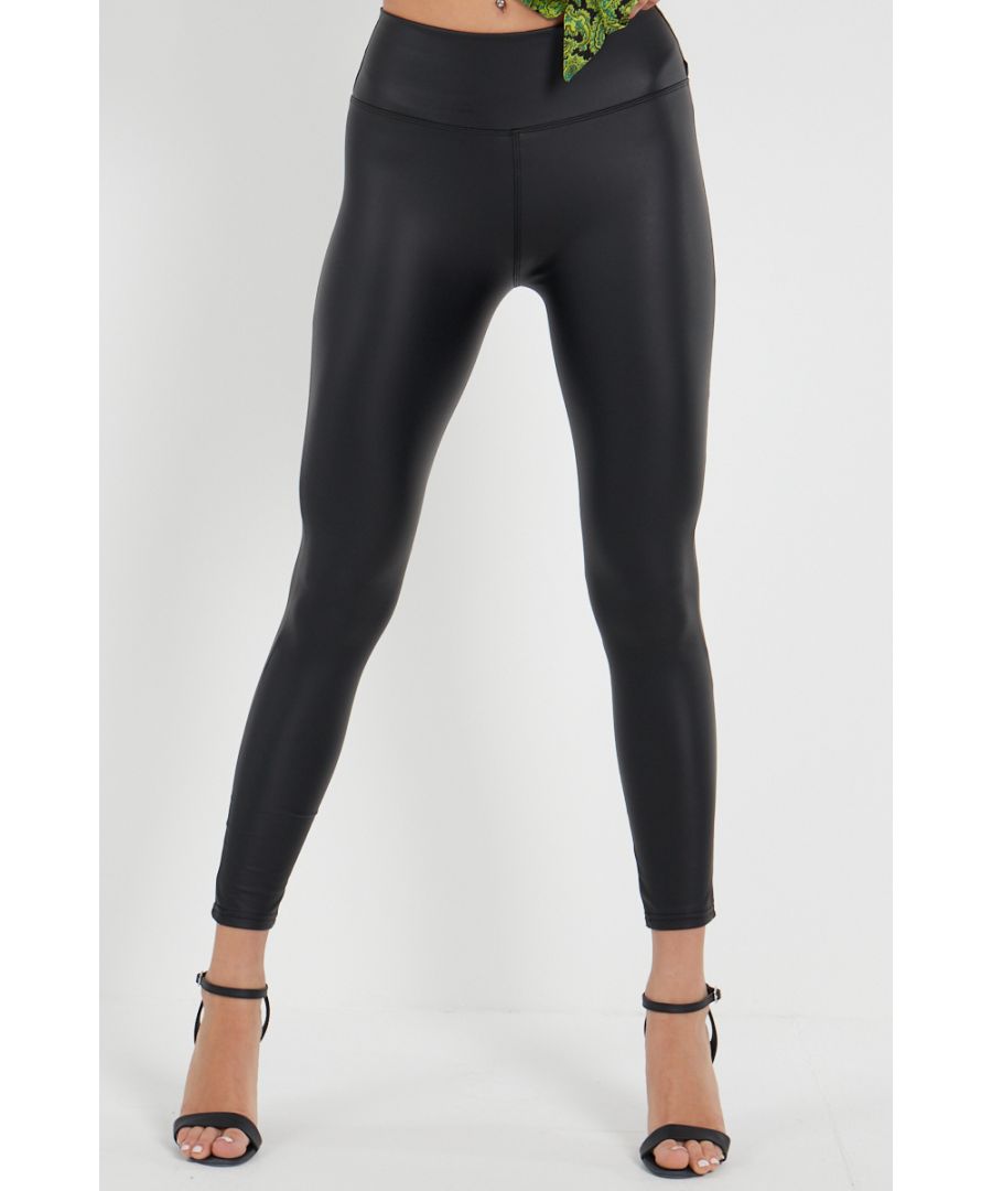 Steel alle blikken in deze killer leggings. Perfect gestyled up of down, ongeacht de gelegenheid, krijg serieuze waardige vibes wanneer je deze combineert met je killer heels.