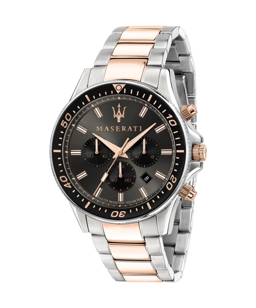 Stijlvol heren horloge van het merk Maserati. Het horloge heeft een polsbandje dat ook kleiner gemaakt kan worden, de kast heeft een diameter van 40 mm en het uurwerk is van Quartz.  Merk: MaseratiModelnaam: R8873640002 (44mm)Categorie: heren horlogeMaterialen: edelstaalKleur: zilver