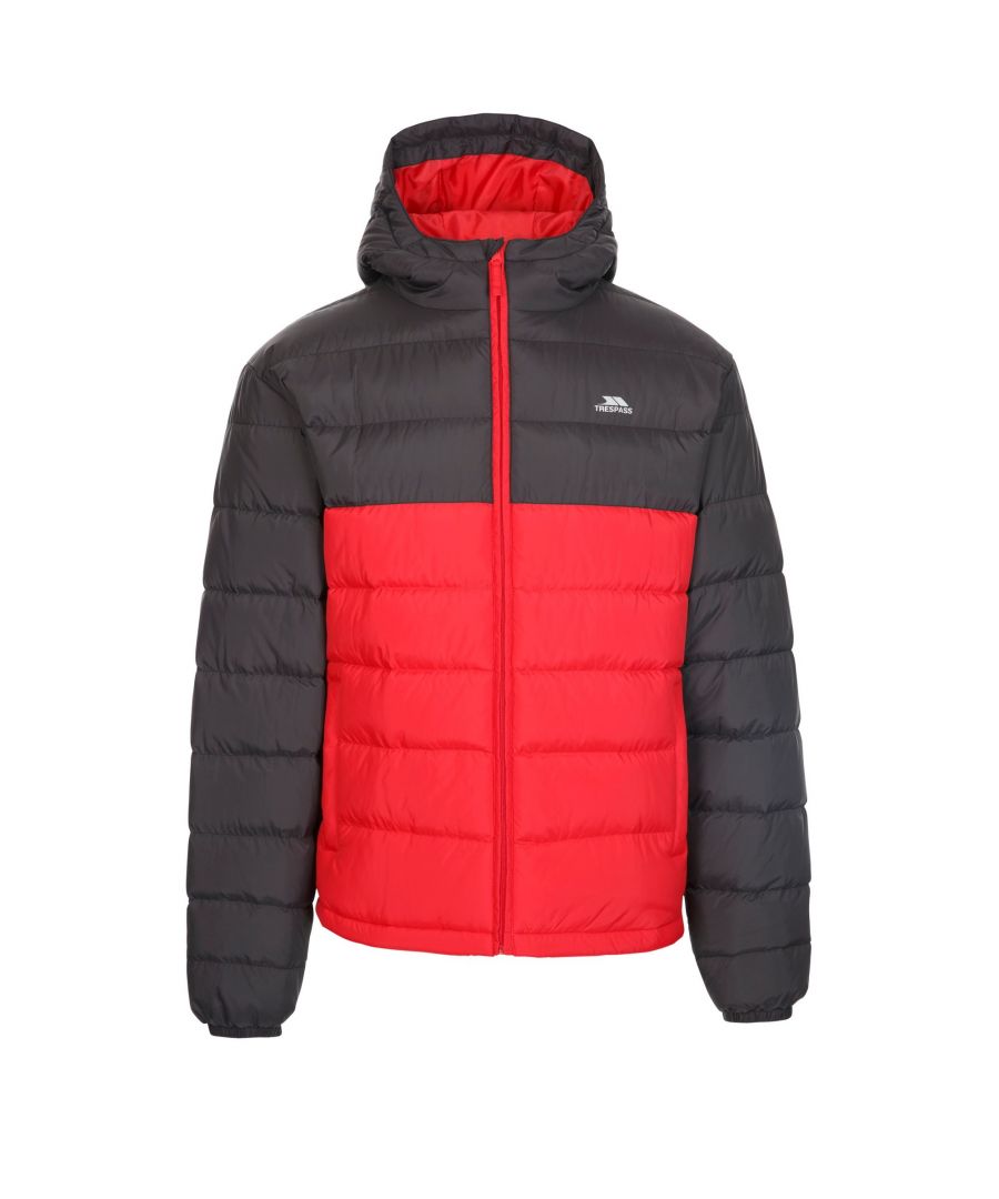 Kids quilted jacket. Grown on hood. 2 pockets. Contrast zip. Water and wind resistant. 100% polyester.