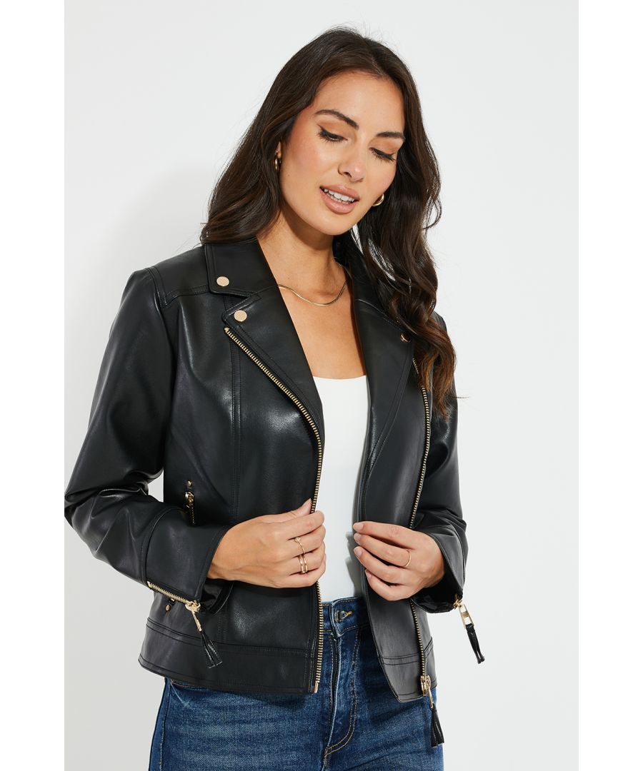 This timeless faux leather biker jacket from Threadbare is a wardrobe staple, perfect for any occasion. The jacket has a classic fit, revere collar, two zip fastening pockets, and metallic details.