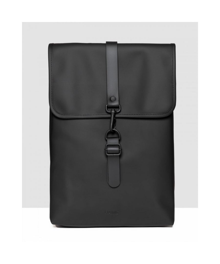 Speaking the same design language as Rains’ signature Backpack, Rucksack features Rains’ signature front TPU strap and carabiner buckle closure on a rectangular body. Constructed in Rains’ waterproof PU, this bag has additional buttons at the top closure to better keep the bag’s contents dry.\n13400