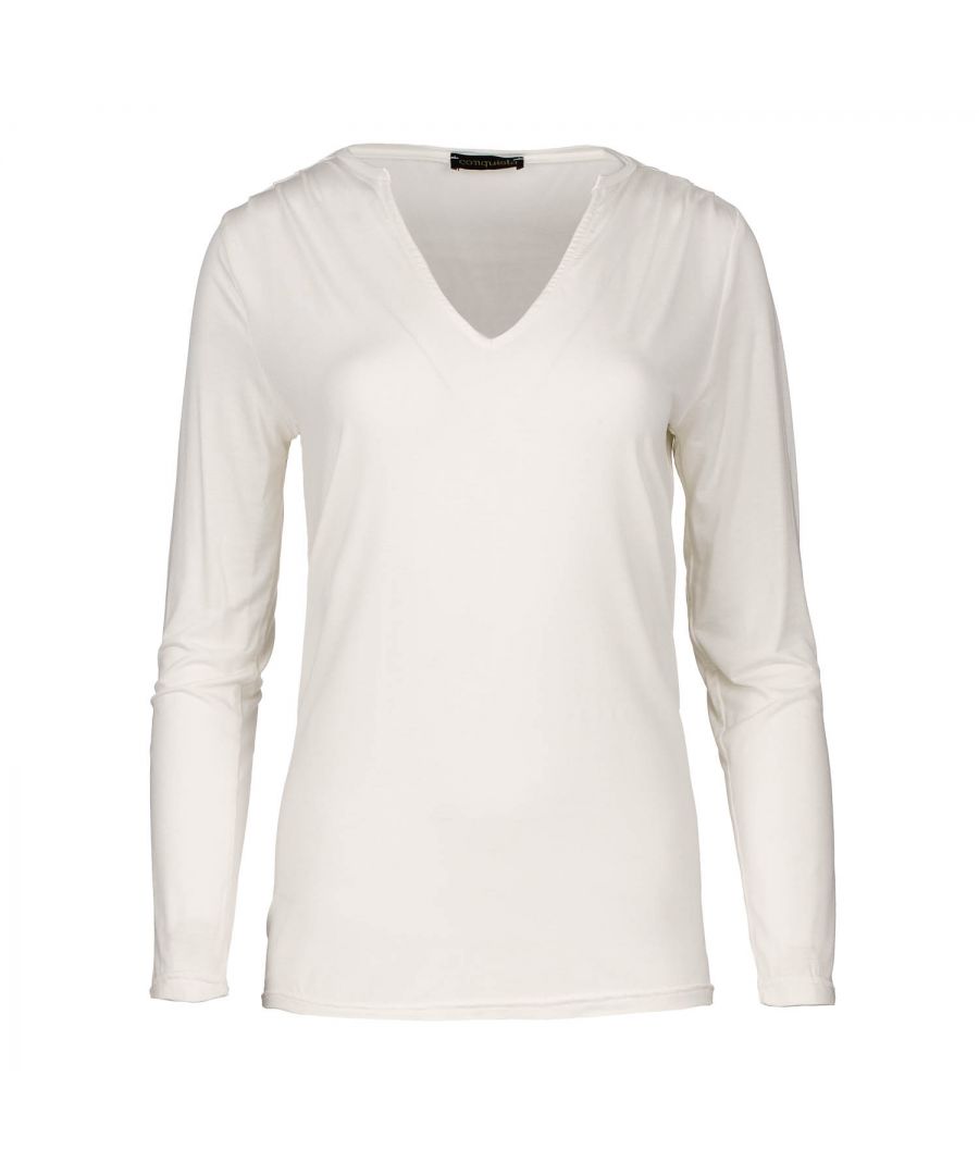 Deze crèmekleurige top met lange mouwen is vervaardigd uit stretch jersey: micromodal-elastaan. Het heeft een diepe V-halslijn, een boord aan de binnenkant van de hals en plooien aan de voor- en achterkant van de schouder. Dit kledingstuk is gestileerd in een ontspannen recht silhouet.