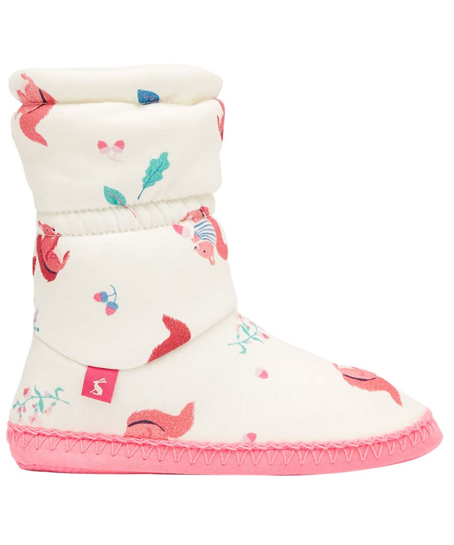 Slip on slipper boots. Printed design. Warm and comfortable. Fleece lined slipper socks. Upper, Lining & Sole: Textile.