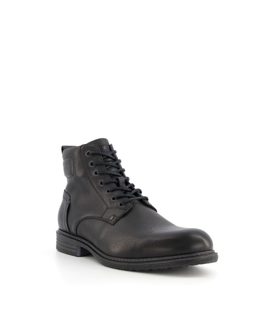 These lace-up men's boots are a great option for your casual wardrobe. Secured with lace up closure, featuring a round toe and a low block heel the detailing on the ankle gives them a subtle work boot feel.