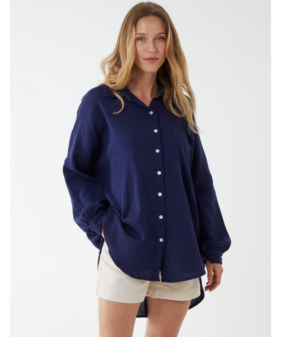 This shirt is an absolute must have this season! Featuring soft fabrics and oversized fit will give you unique look wherever you are. Add sneakers and skinny jeans for out of duty look!